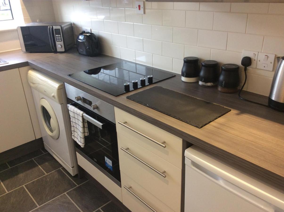 Appartamento Spacious Ground Floor Studio Flat - Easy Access To Stansted Airport, London And Cambridge Bishop's Stortford Esterno foto