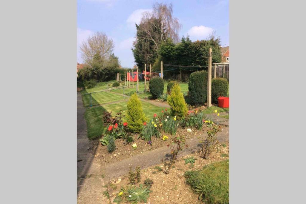 Appartamento Spacious Ground Floor Studio Flat - Easy Access To Stansted Airport, London And Cambridge Bishop's Stortford Esterno foto