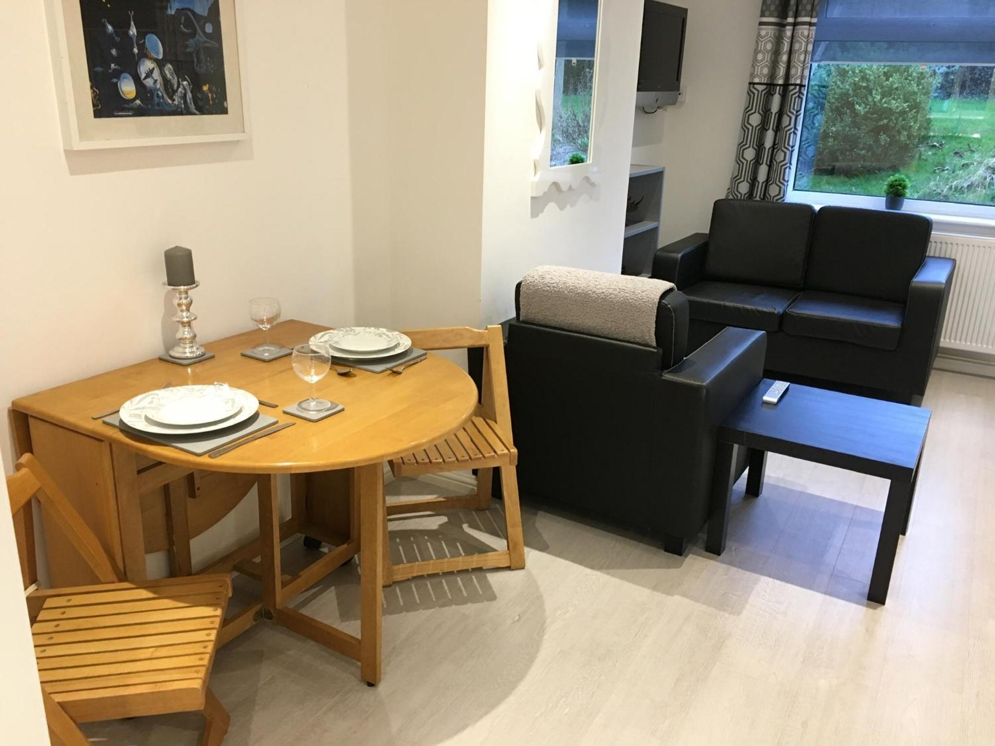 Appartamento Spacious Ground Floor Studio Flat - Easy Access To Stansted Airport, London And Cambridge Bishop's Stortford Esterno foto